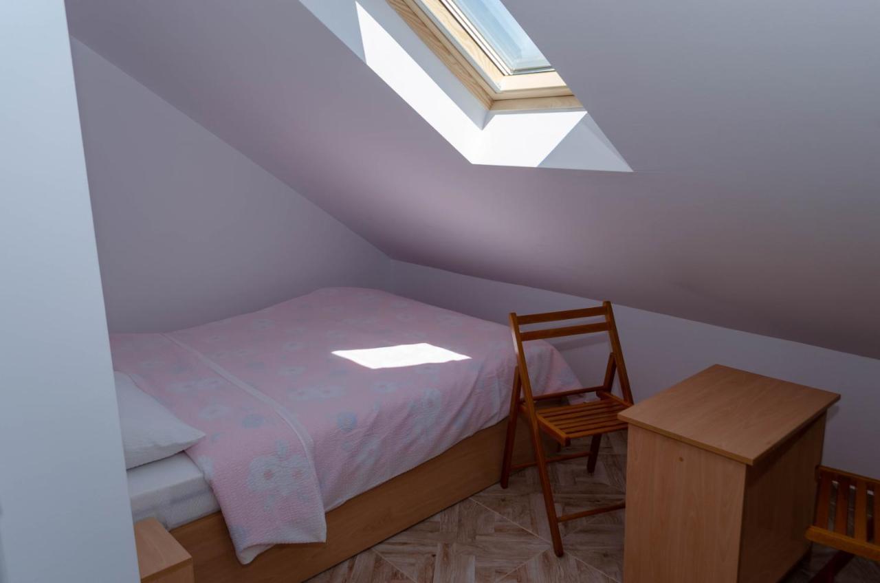 Mansarda Mica Cu Baie Proprie Apartamento Cluj-Napoca Exterior foto