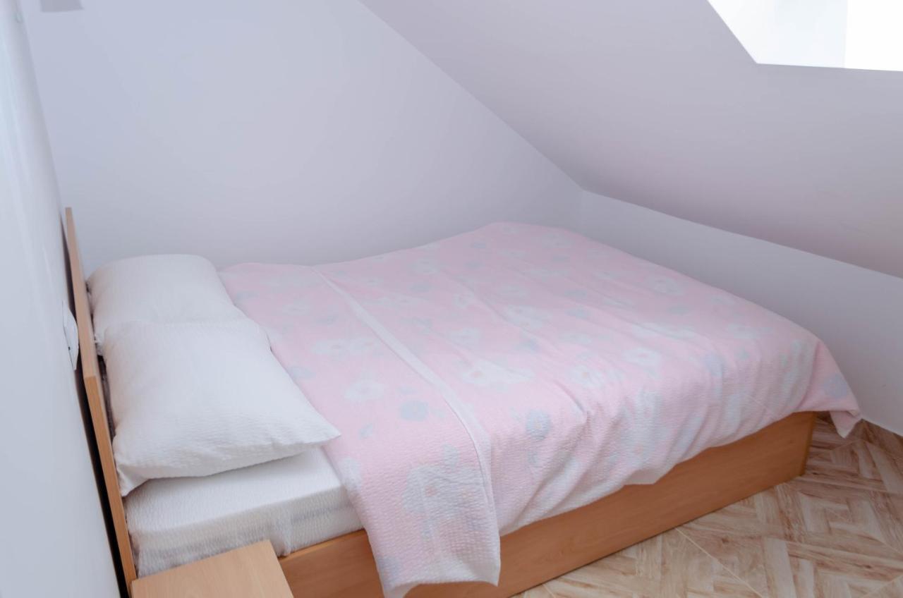 Mansarda Mica Cu Baie Proprie Apartamento Cluj-Napoca Exterior foto