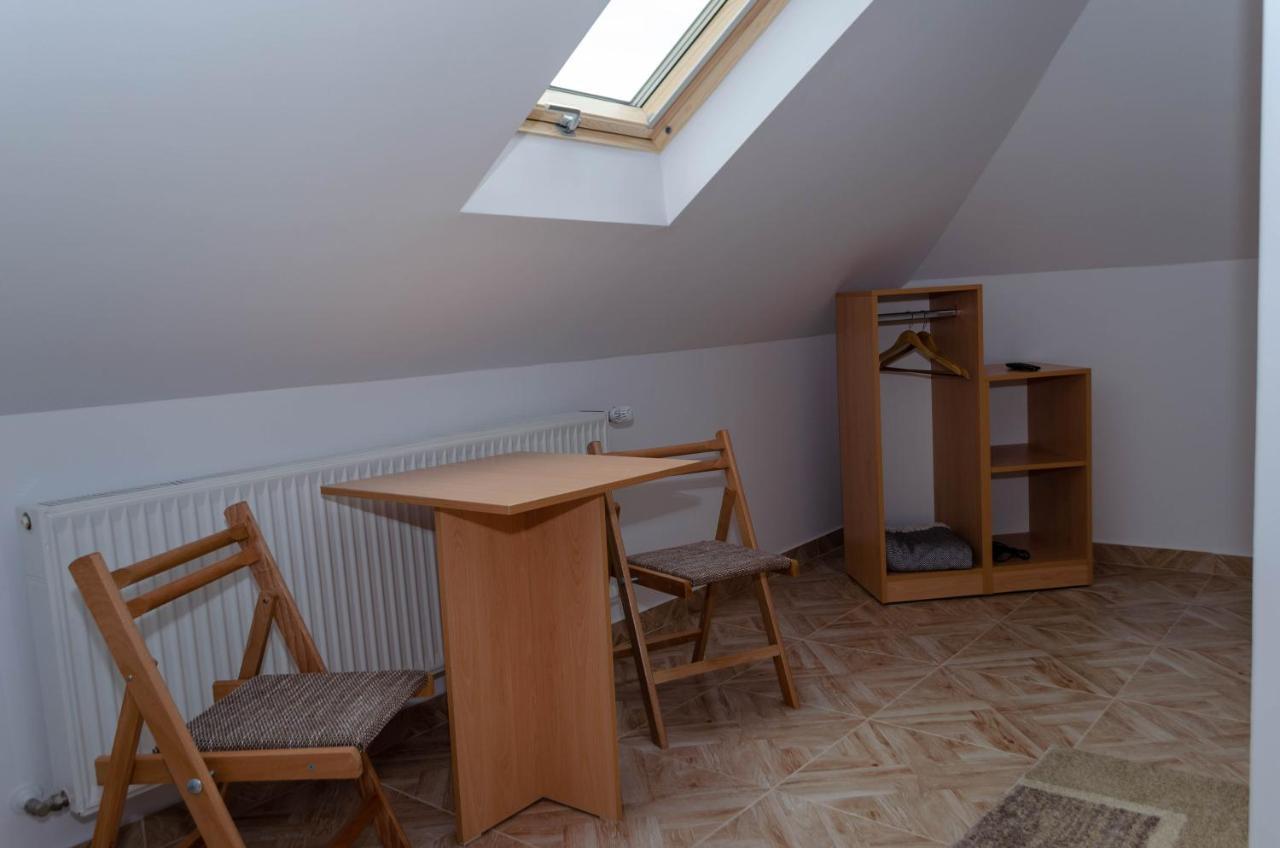 Mansarda Mica Cu Baie Proprie Apartamento Cluj-Napoca Exterior foto