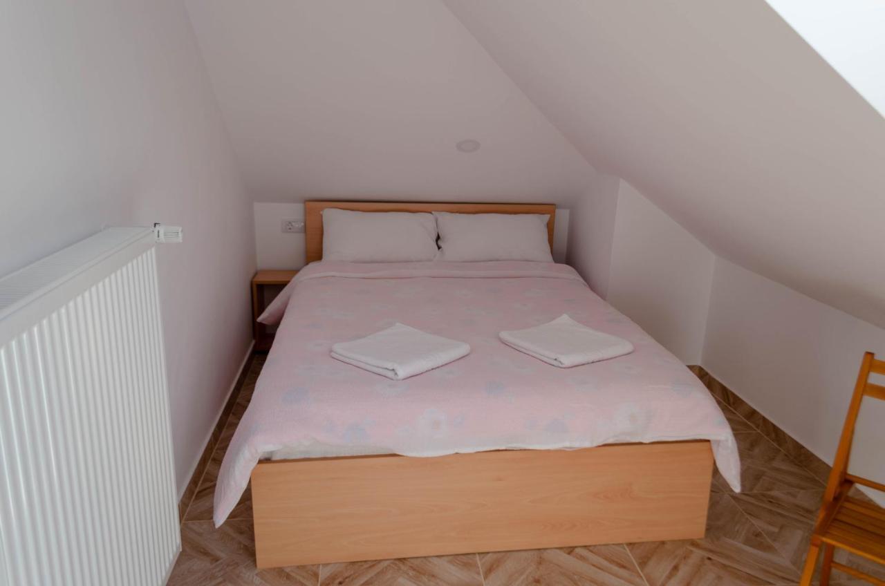 Mansarda Mica Cu Baie Proprie Apartamento Cluj-Napoca Exterior foto